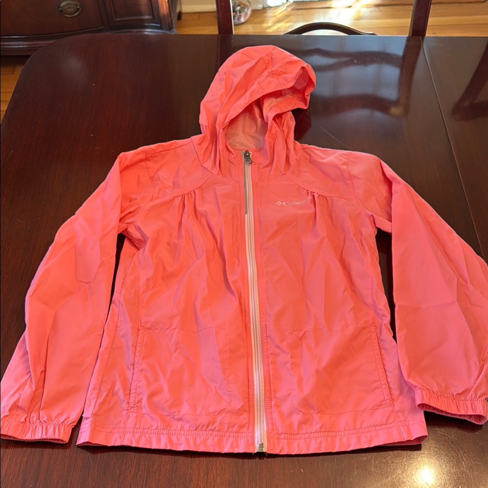 Cute Pinky/Peach Girl’s Columbia Rain Coat. Size M. Excellent Condition